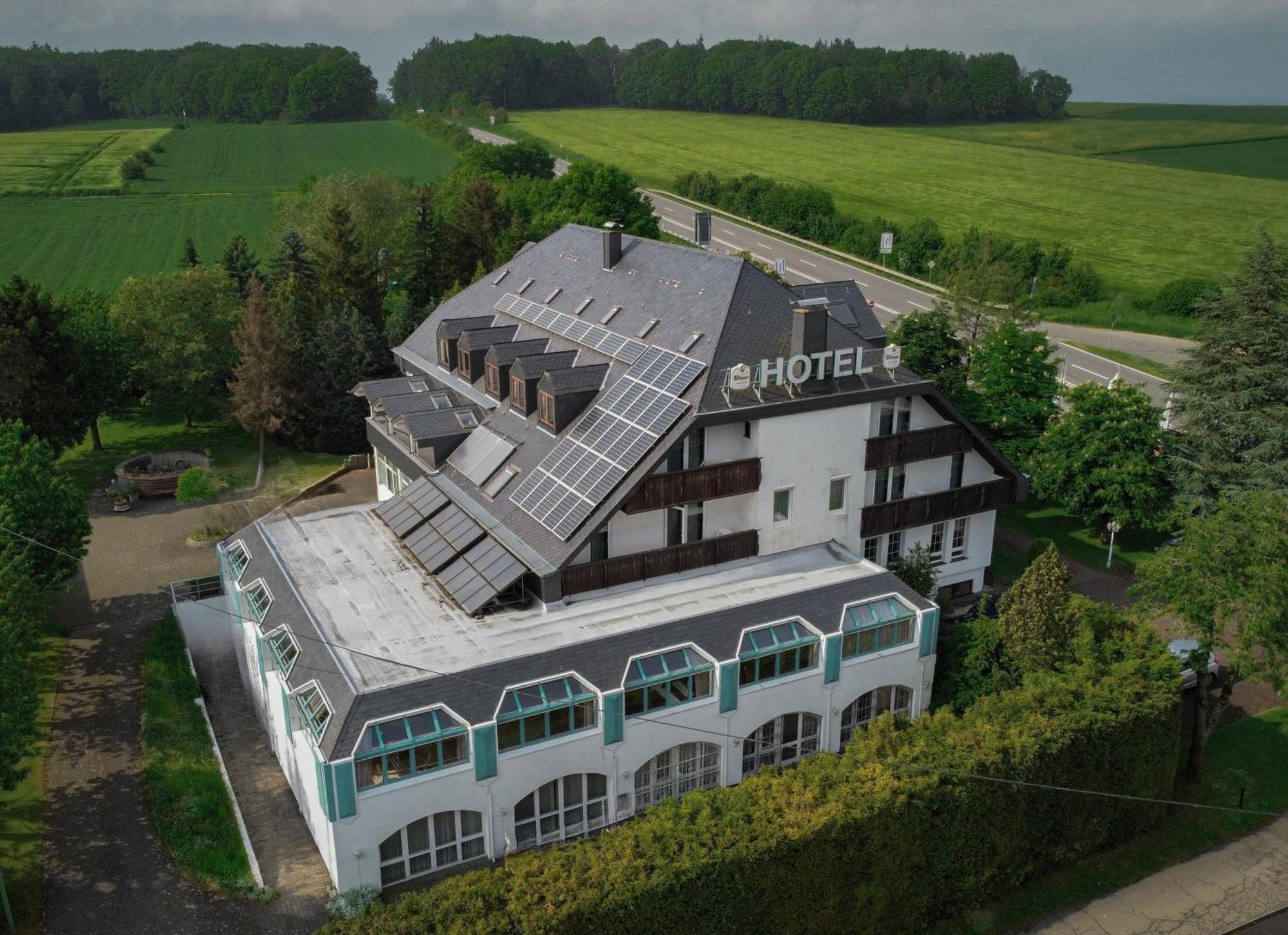 Zenner'S Landhotel Newel Екстер'єр фото
